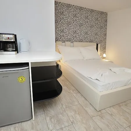 Poshta 1 2 Apartment *